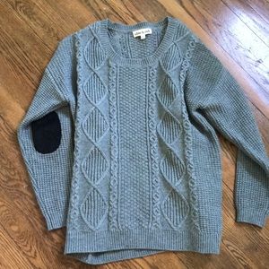 Adorable big sweater, perfect with leggings